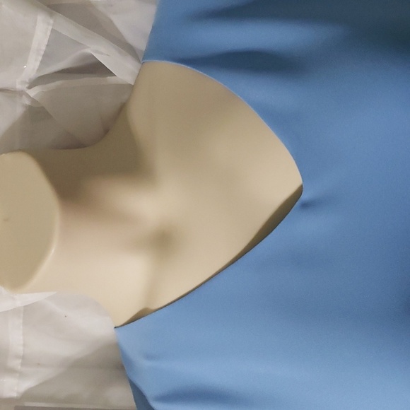 Csto. NWOT.   Blue: V-Neck; Lined; High-Low; Sleeveless Top. Size 22/24. - Picture 2 of 13